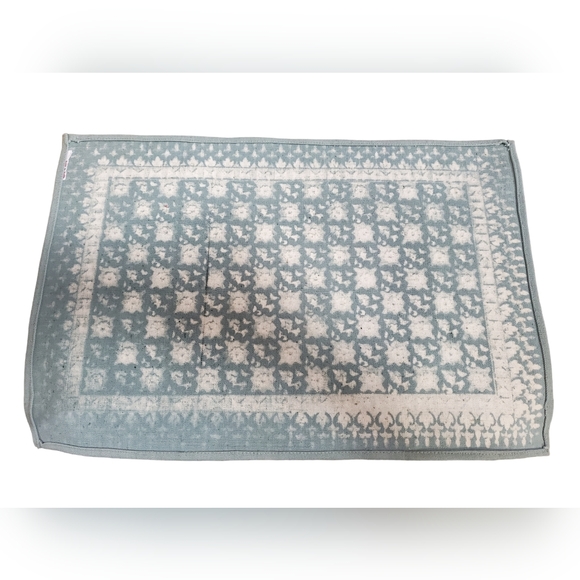 Set Of Twelve Matching Placemats - Picture 4 of 6